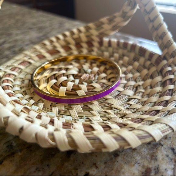 Kate Spade ♠️ New York Gold-Tone Purple "Gild The Lily" Idiom Bangle - Picture 4 of 4